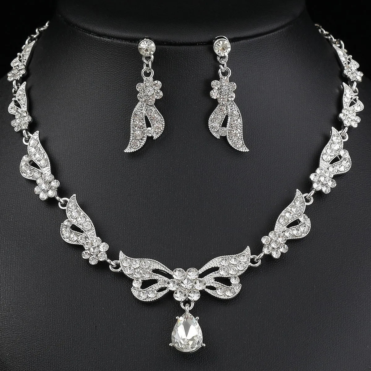 Bridal Necklace Set, High-End Bowknot Crystal-Encrusted Diamond Wedding Dress and Banquet Dress Jewelry Matching Set